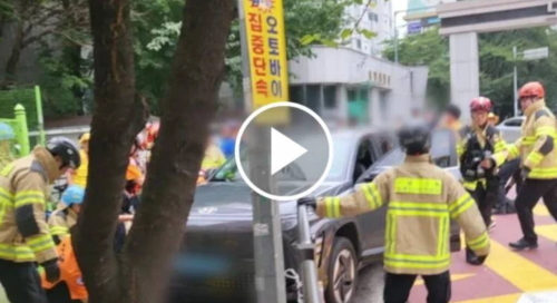 서울 도봉구 초등학교 앞 인도로 돌진한 SUV 사고 현장 모습