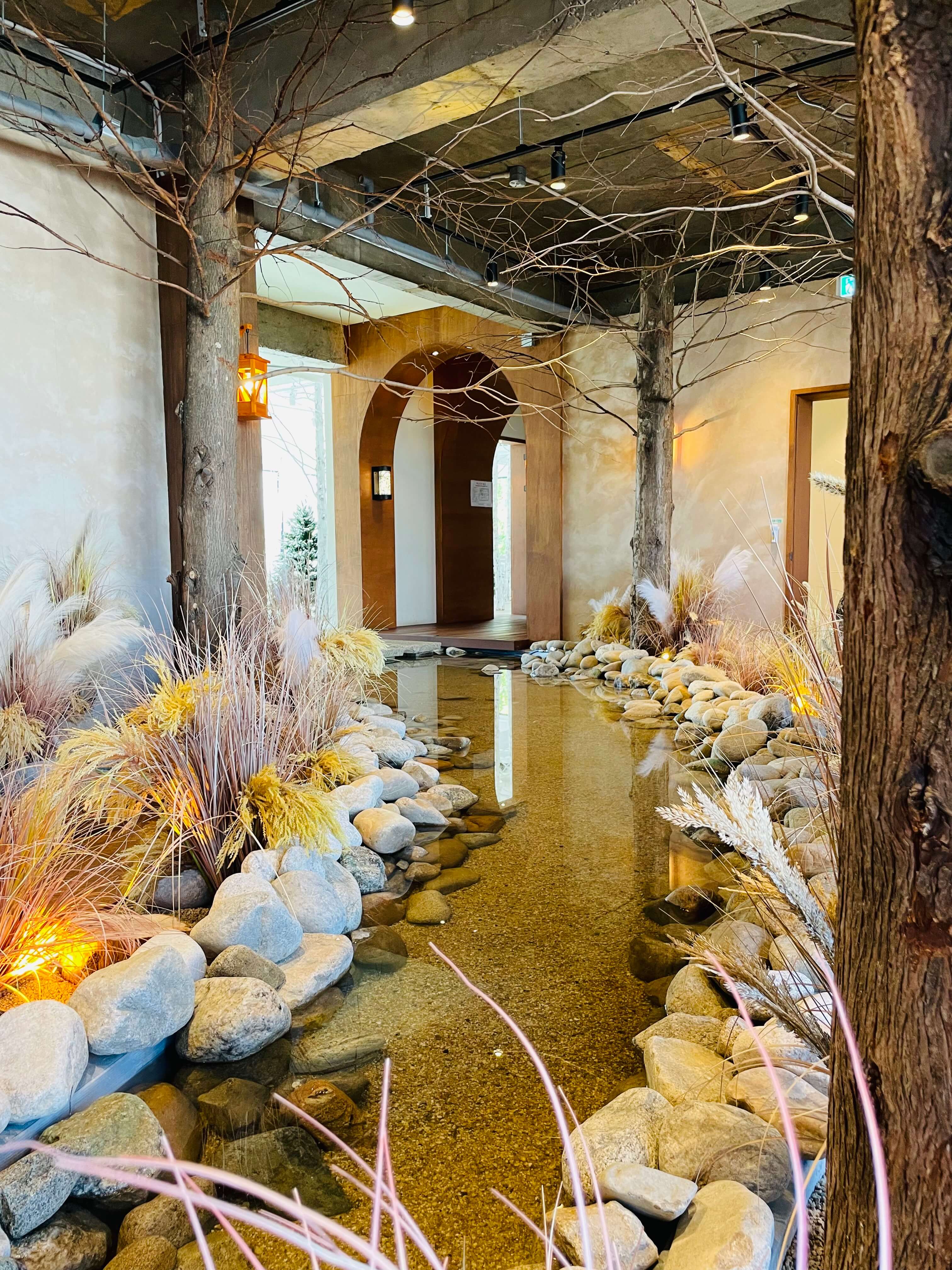 설날 여행 추천 밀양 사계절 카페 내부 모습