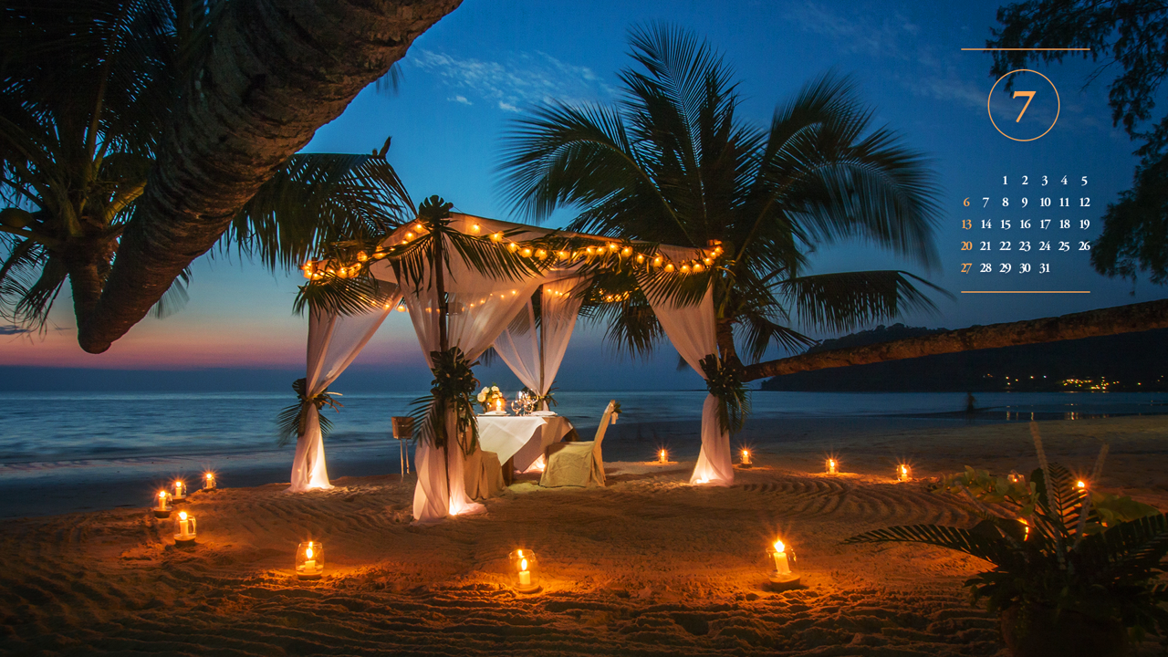 12 해변의 밤 A - 2025년7월 노트북배경화면