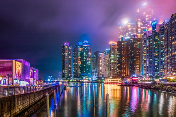 부산 '더베이101'에 있는 '핑거스앤쳇다이닝펍'