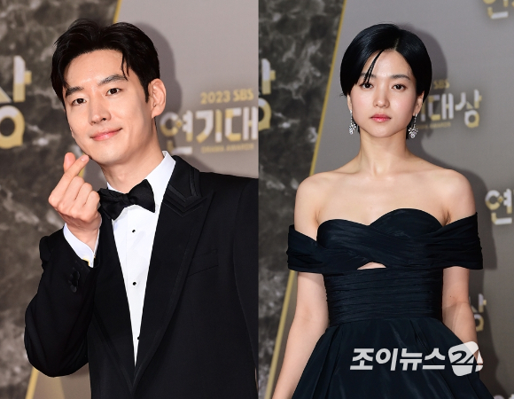 이제훈 김태리가 29일 서울 마포구 상암 SBS 프리즘타워에서 열린 &#39;2023 SBS 연기대상&#39;에서 포즈를 취하고 있다. [사진=정소희 기자]