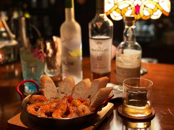 바-다빈치-술-감바스