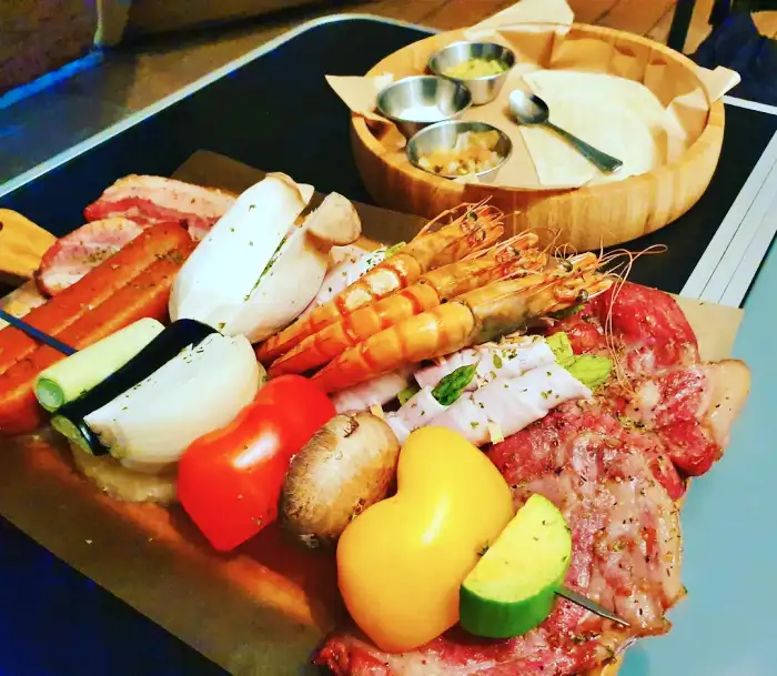 생생정보 춘천 인디언 텐트 캠핑 바베큐 맛집