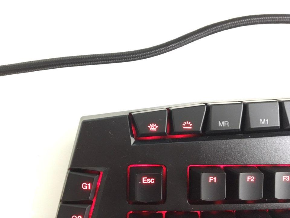 레노버 Y 키보드 상단 LED 밝기 조절 버튼 근접