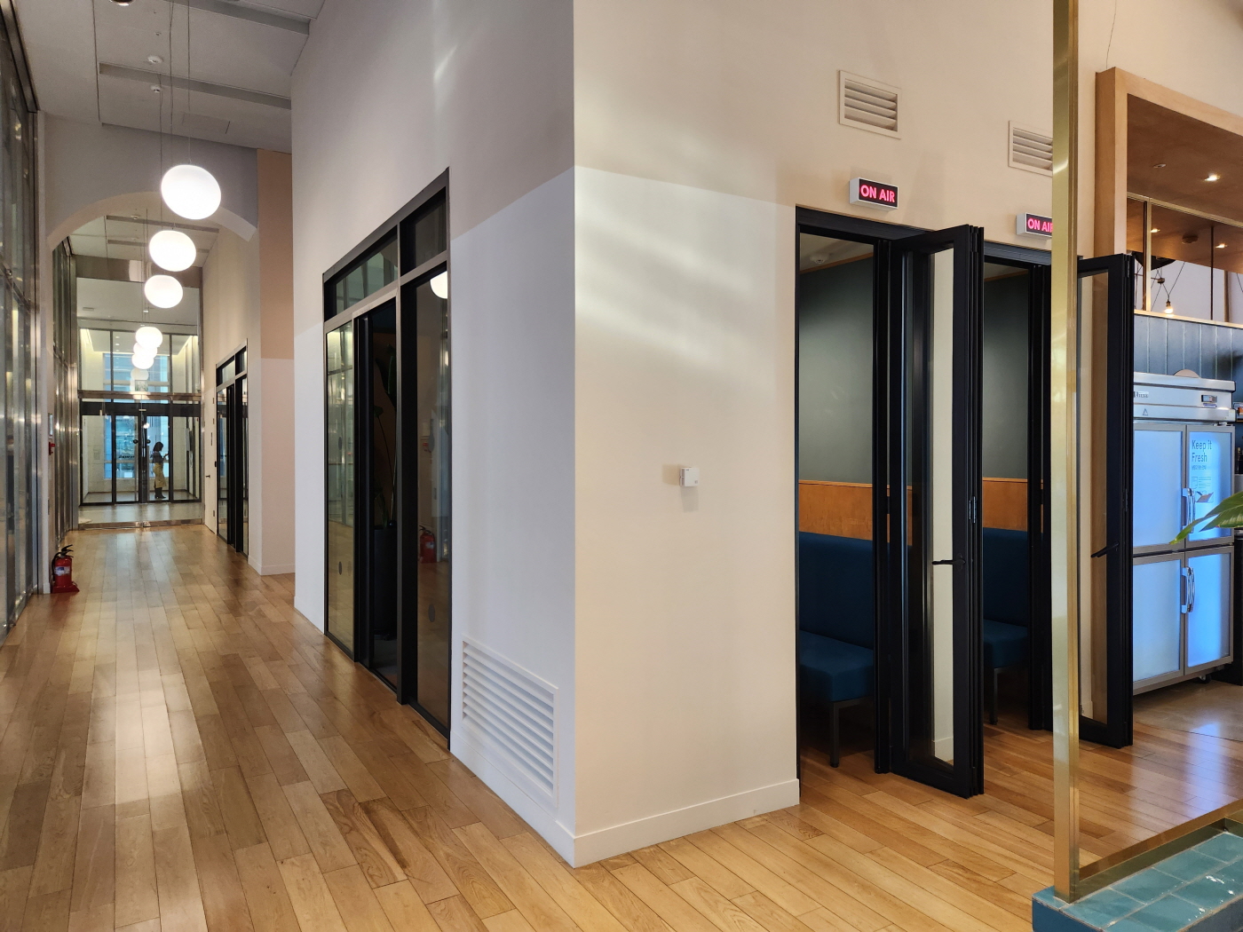 위워크 역삼역 전화부스