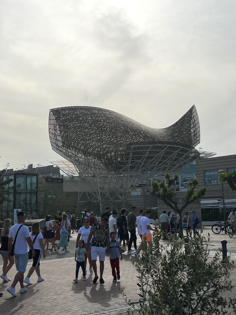 호텔아츠 앞 대형조형물