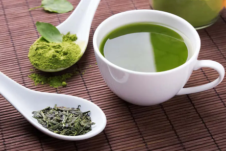 차를 마시는 것.