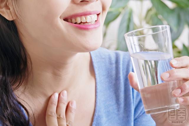 얼굴 하얘지는법,얼굴 하얘지는 음식 영양제 화장품,팁줌