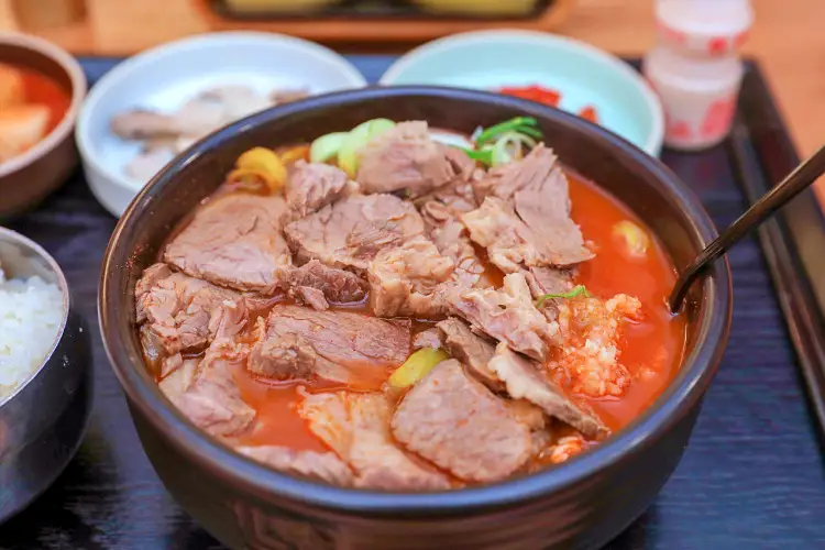 투데이 맛있는 메뉴 이열치열 30년 전통 뜨끈한 설렁탕과 얼큰한 육개장 맛있는 식당 추천 부산 해운대 센텀시티 맛집