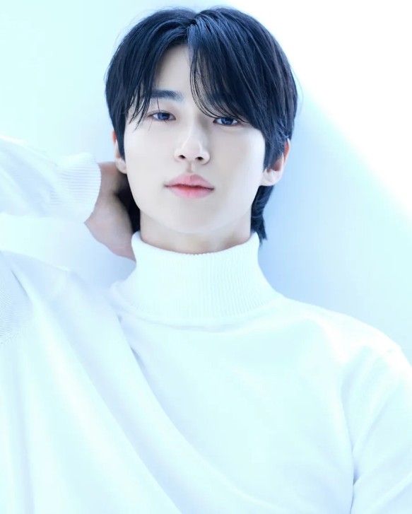 변우석 프로필