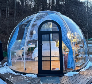 투명 돔 캠핑장