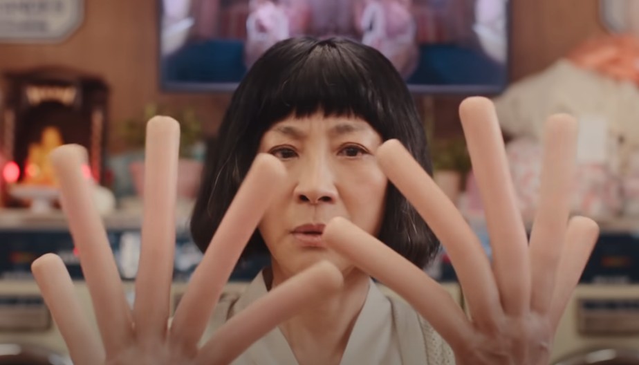 [멀티버스 영화추천] 양자경, 제이미 리 커티스 출연 영화 에브리씽 에브리웨어 올 앳 원스 줄거리, 결말, 리뷰