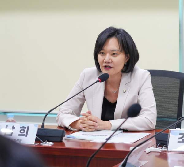 김남희 국회의원 나이 프로필 학력 고향 경력 지역구 사무실 근황 총정리