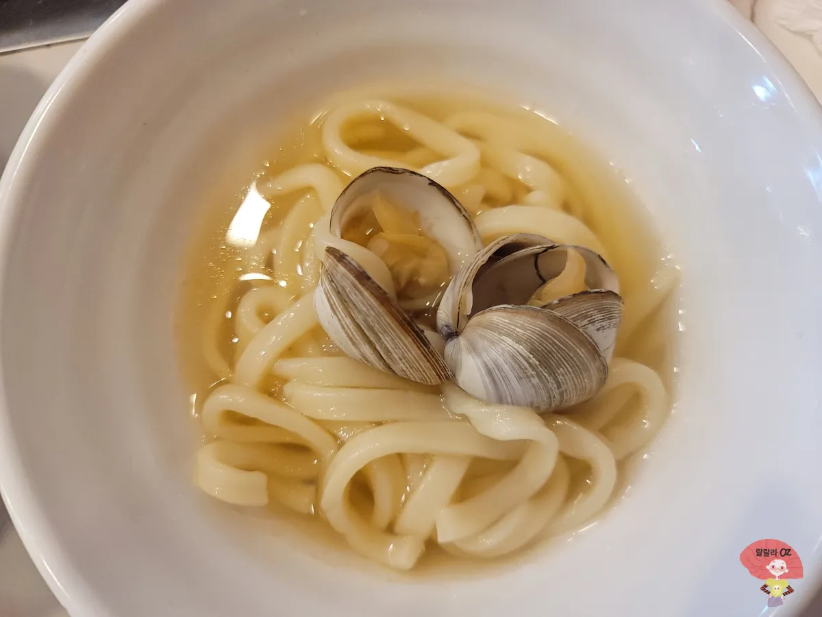 경기-고양시-명동더식당-통일로점-칼국수