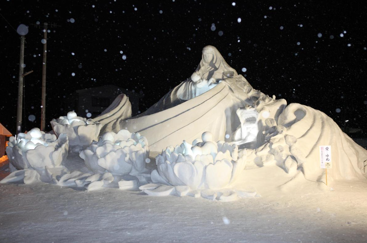 삿포로눈축제조각상
