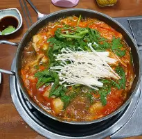 생생정보 가격파괴 국내산 전골식 추어탕 8천원