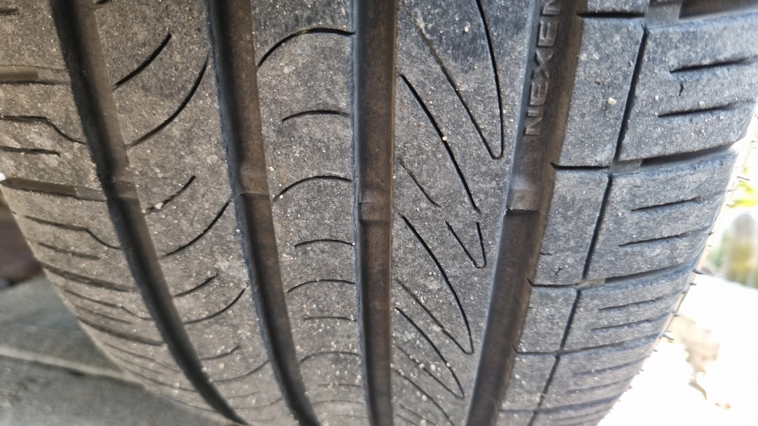 타이어 마모한계선 위치