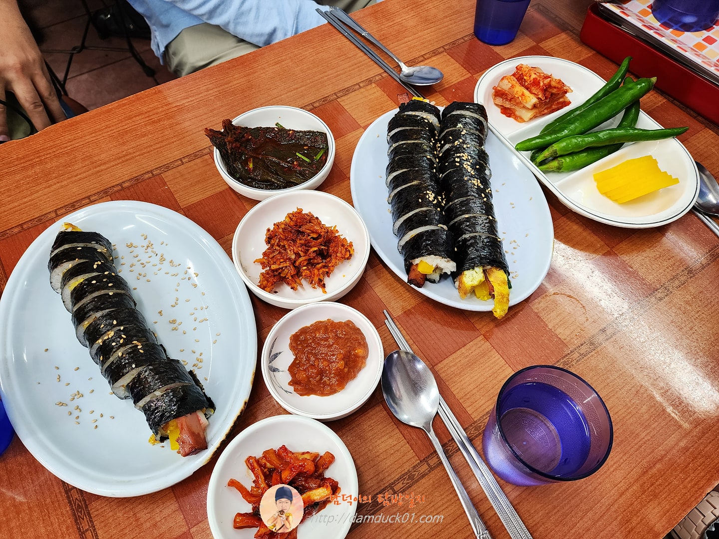 김밥 + 기본반찬