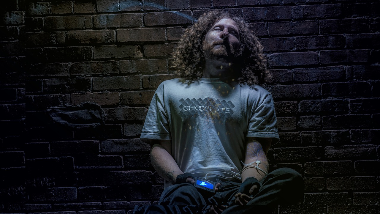 약물 중독처럼 표현한 스마트폰 중독