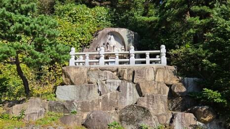 안성 국사암 : 남부 경기의 산중 수행처와 전통 산사의 고요함
