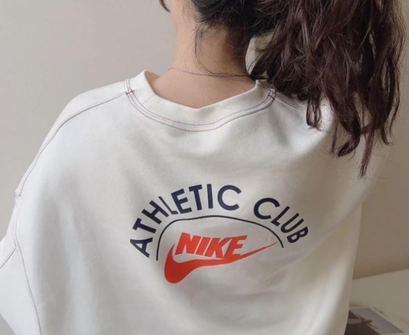 나이키 맨투맨 애슬레틱 클럽 화이트 DQ9146-133