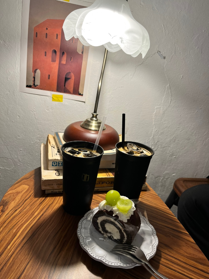 조명 아래 주문메뉴