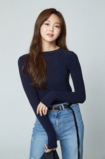 금새록 프로필