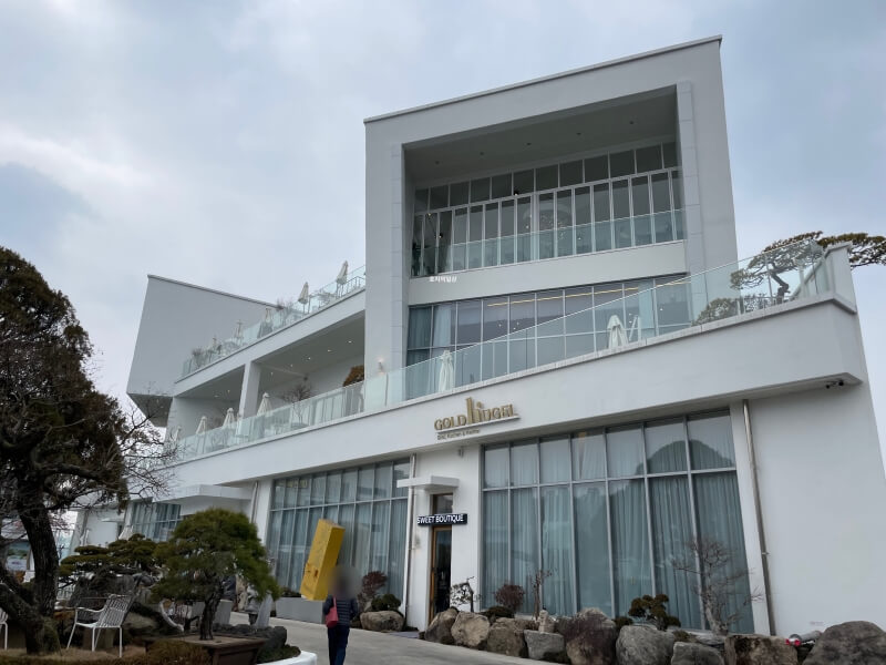 동탄 홍종흔 베이커리 본점 대형 카페 골드 헤겔 - 매장