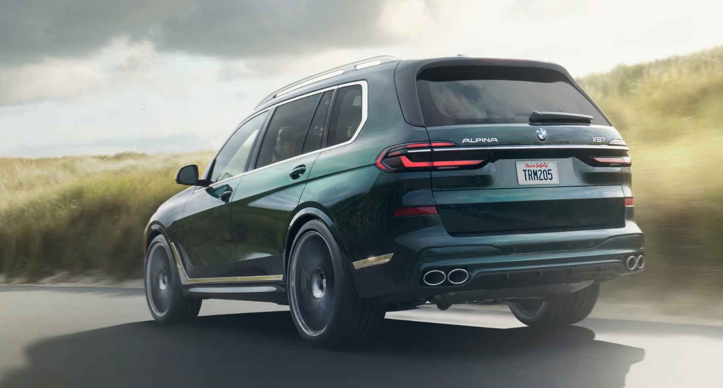 BMW 알피나 XB7 뒷모습