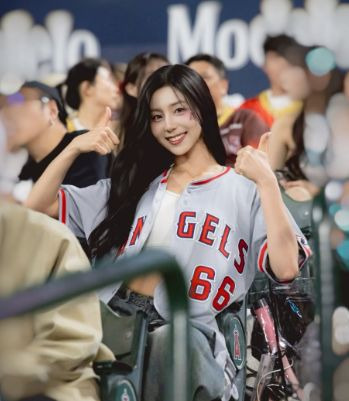 목나경 치어리더 프로필 총정리|나이·키·몸매··롯데 팀장·골때녀 데뷔골·대만 진출·인스타그램