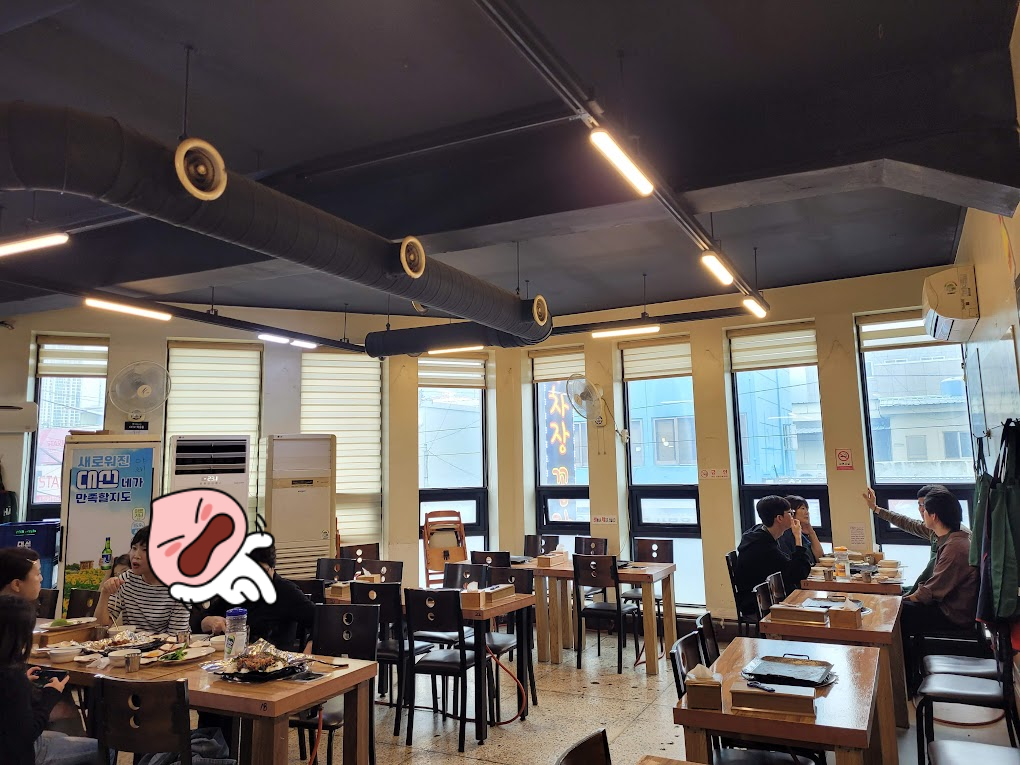 주차장산꼼장어 실내전경