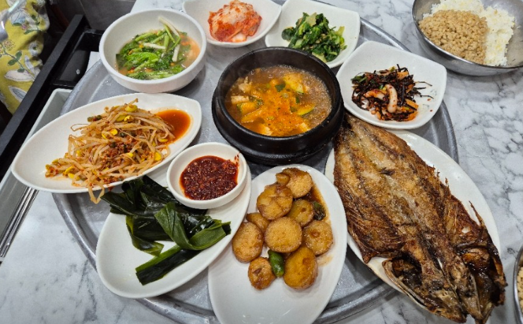 생선구이 보리밥정식