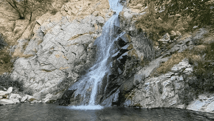 앤젤레스 내셔널 포레스트 숨은 폭포 트레일 — 사막 속 초현실적 오아시스