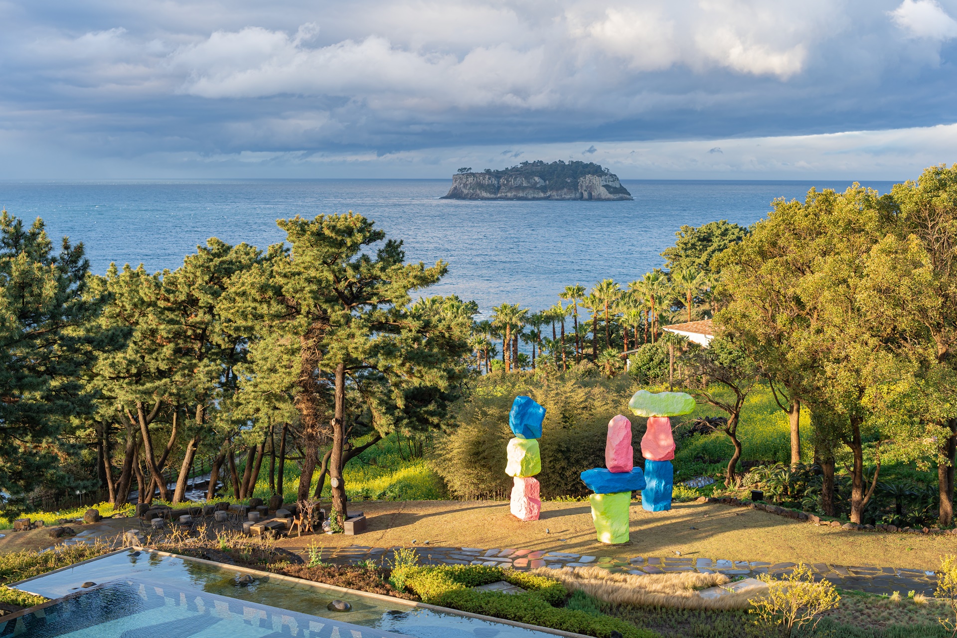 #JW가든 #JW메리어트제주 #댄싱두루미 #더플라잉호그 #아일랜드키친 #유채꽃 #제주사진 #제주여행 #제주유채꽃 #제주호텔