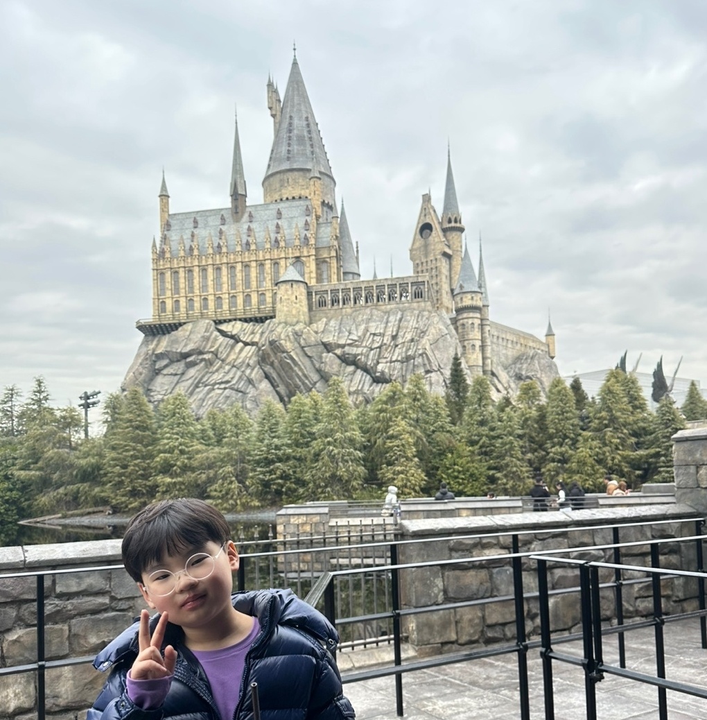 해리포터 성 뒷배경 모습 이미지