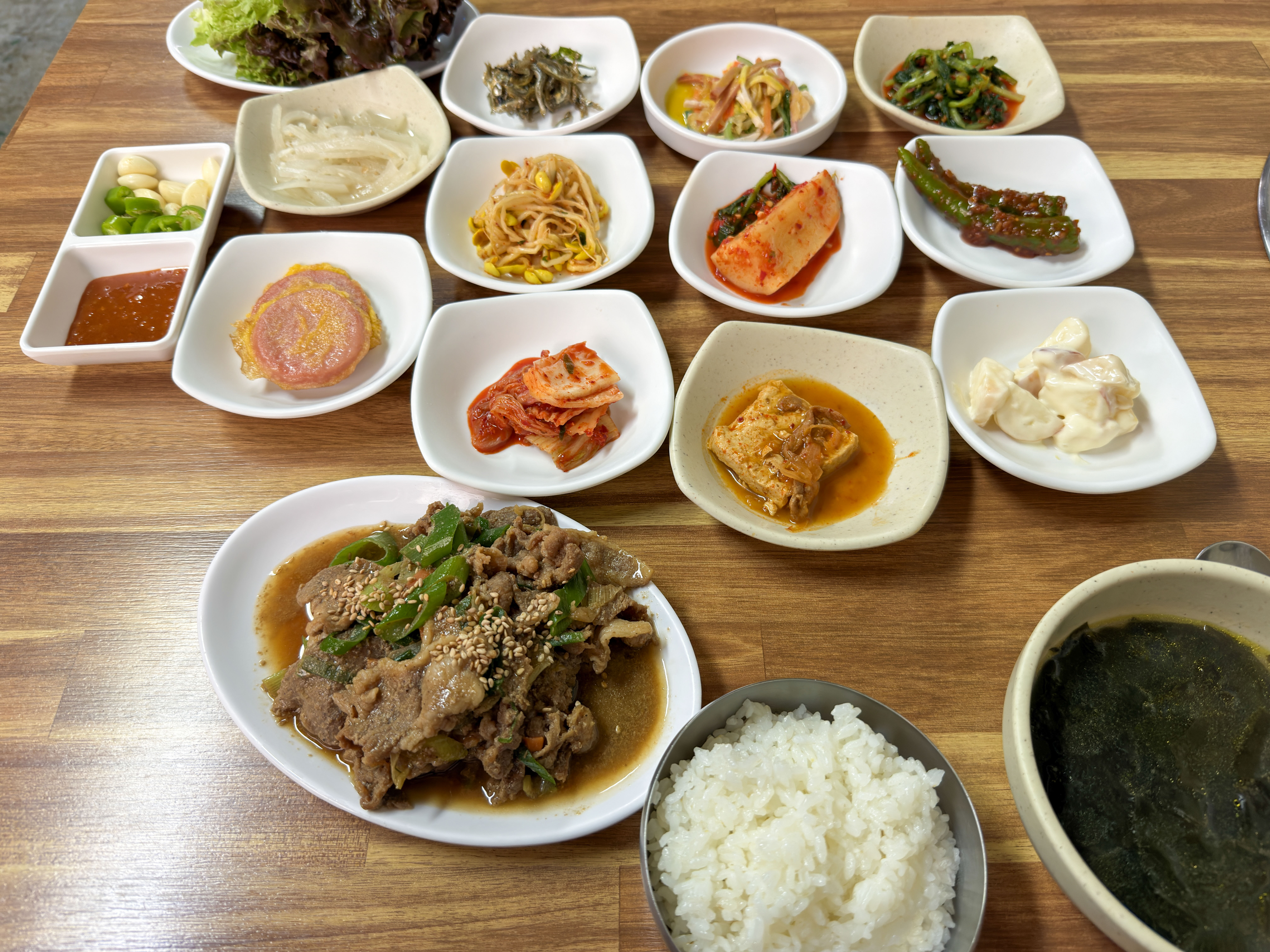 울산 학성새벽시장 ❘ 산해진식당 - 반찬 12가지 깔리는 만원 불백정식 9