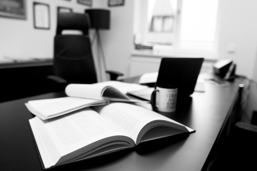 직장인 책상 사진