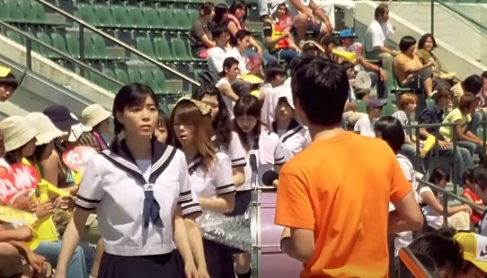 스윙걸즈 줄거리 결말 후기 리뷰(호평과 혹평) - 일본 하이틴 코미디 영화보러가기추천