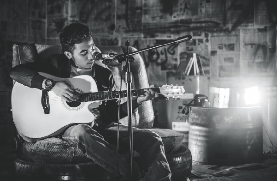 스크린을 물들이는 선율: 영화 음악이 관객의 감정에 미치는 강력한 효과