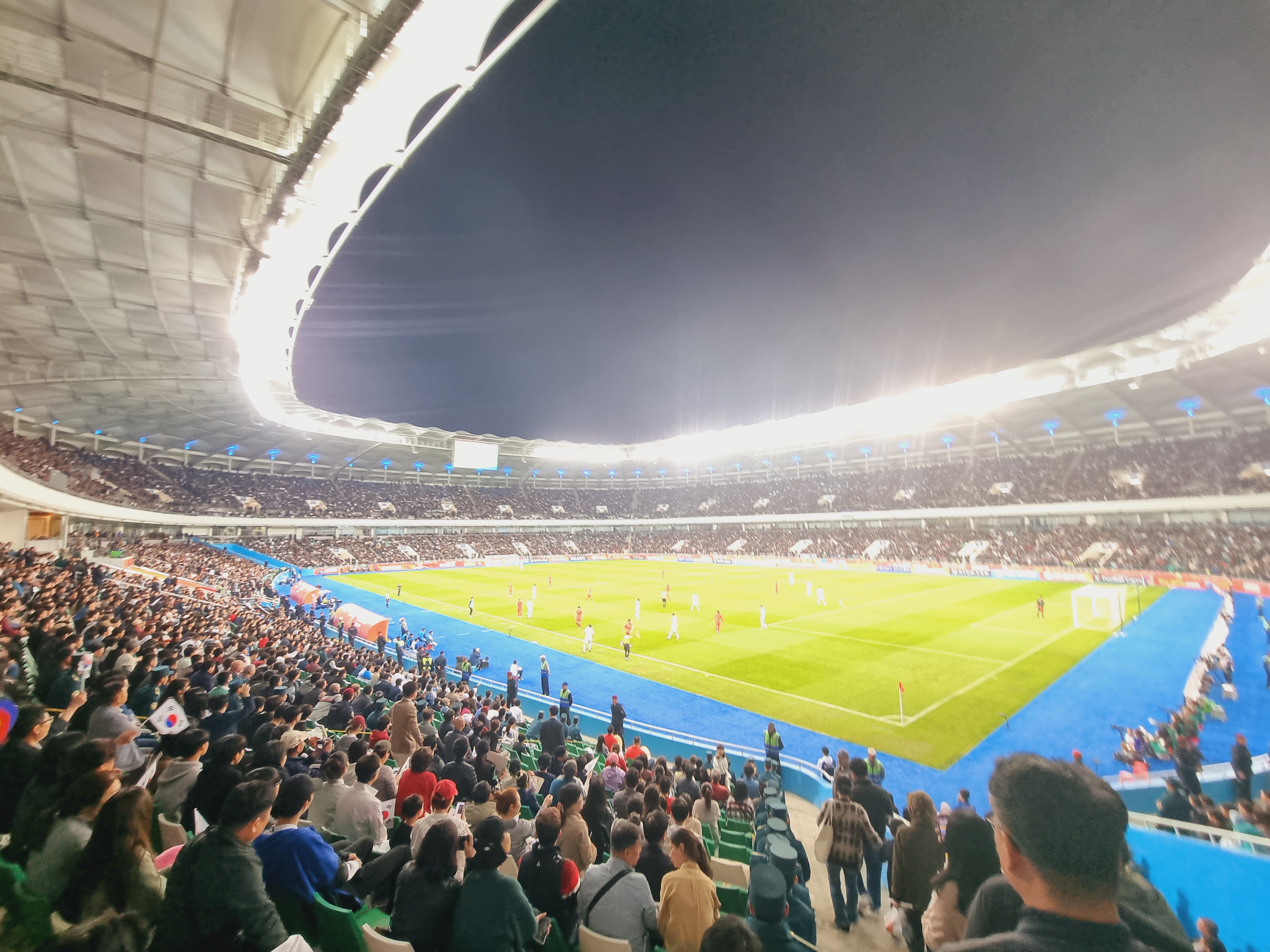 경기장 내부 조명