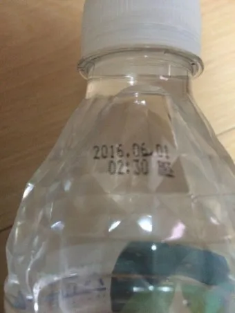 생수 유통기한 지난 제품 마셔도 되는지 건강 정보_6