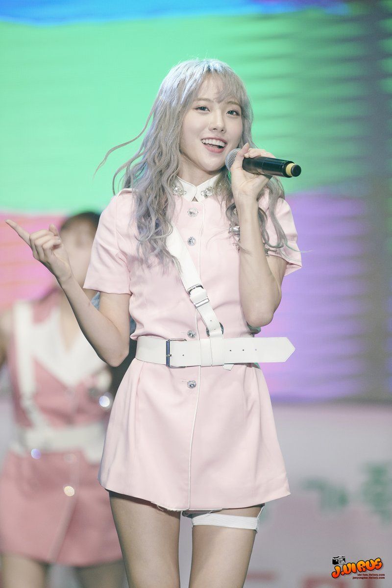 우주소녀 루다 인스타그램 사진 몸매