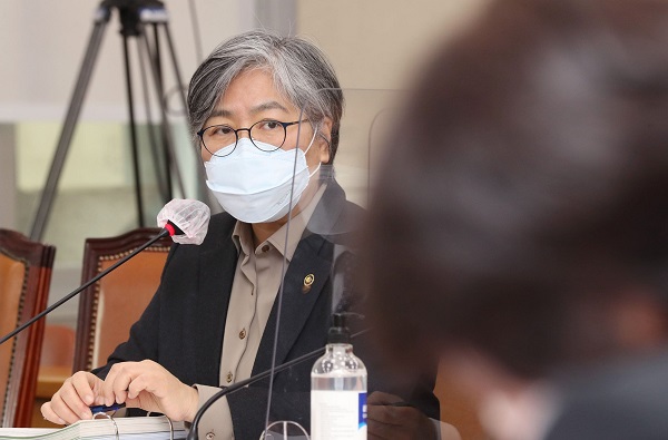 일반인 확진자 사실상 방치...