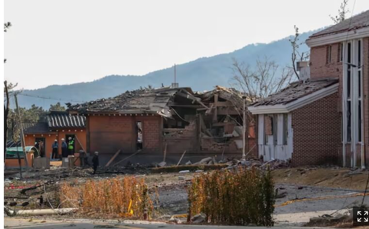 포천 민가를 덮친 전투기 폭탄 (사진 : 조선일보)