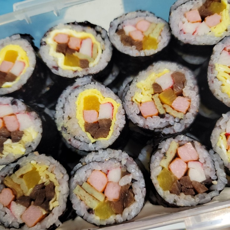 김밥의 단면