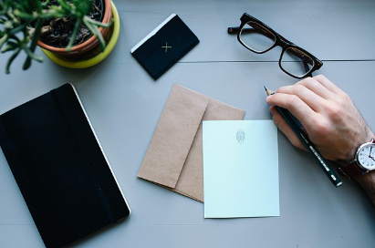 사라진 손편지 문화, 다시 써보는 마음의 편지