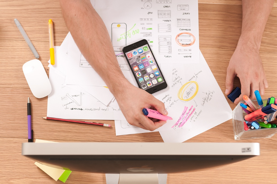 UI/UX 및 앱 개발: 사용자 중심의 디지털 경험