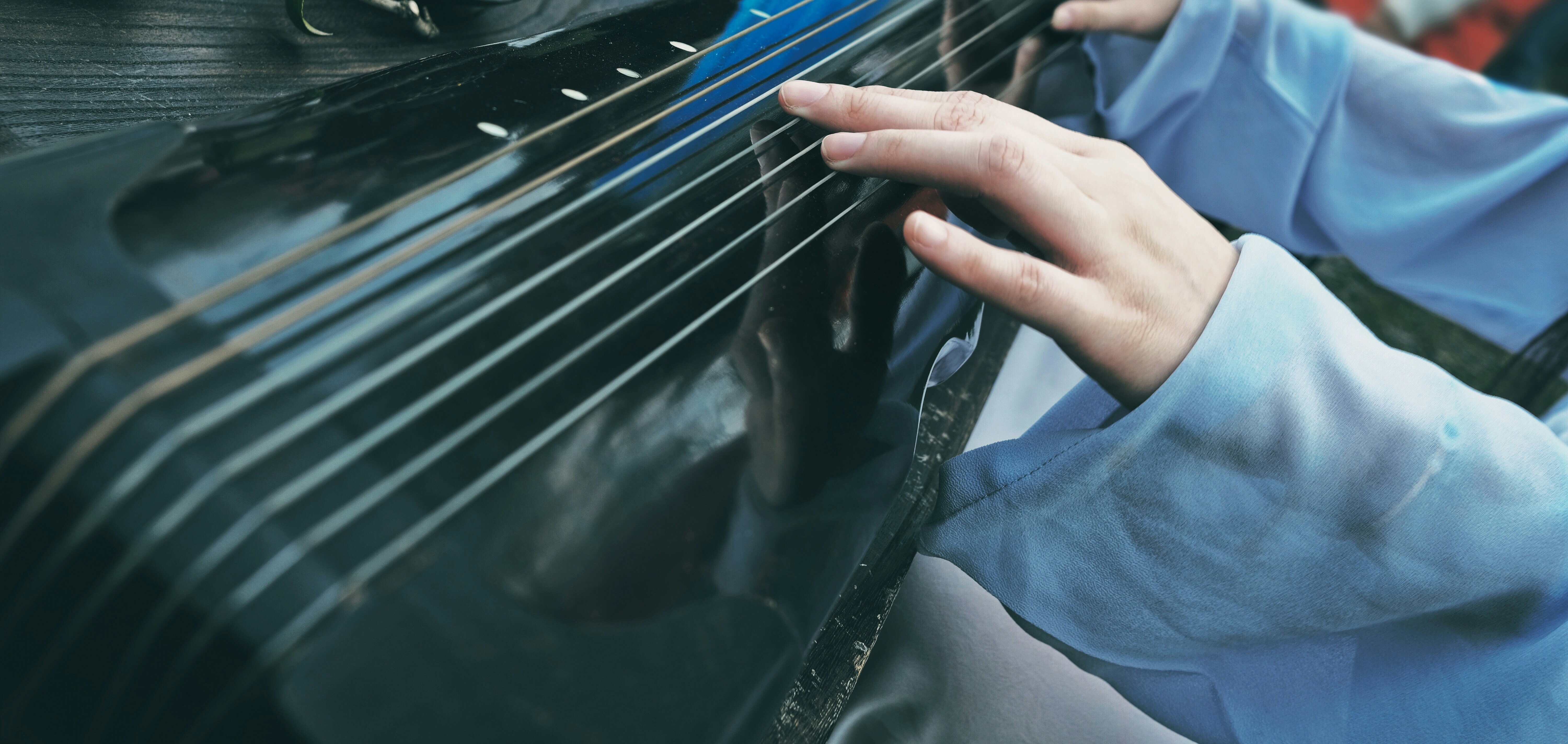 자동차 송풍구에서 나오는 쾨쾨한 냄새 표현