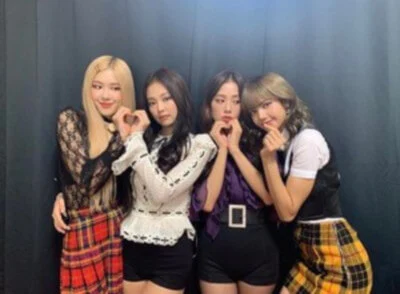 블랙핑크-단체-셀카-4