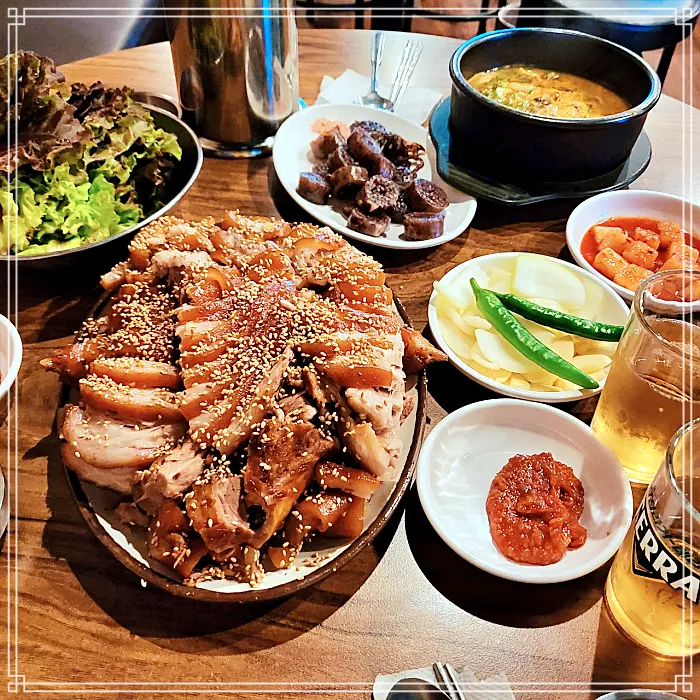 생방송 오늘저녁 강서, 화곡 본동시장 하루 5백족 팔리는 족발, 순대와 순댓국 리필 서비스 맛집